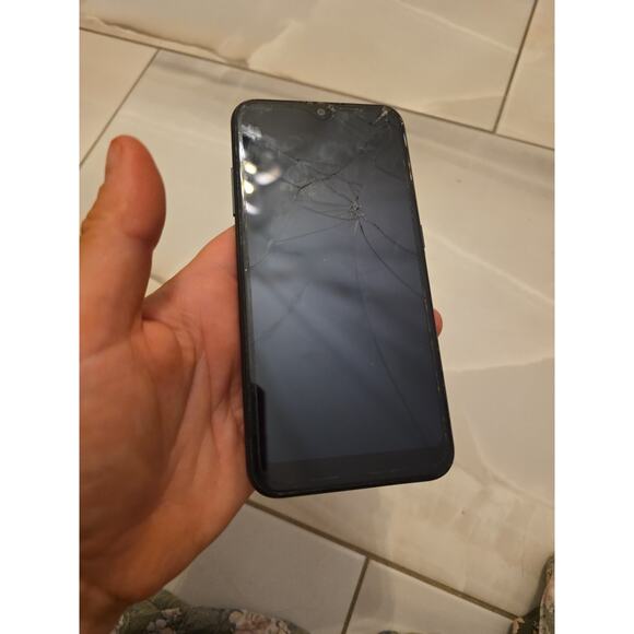 Samsung Galaxy A01 - 16GB - Smartphone - Cricket - Works Great - Picture 16 of 16